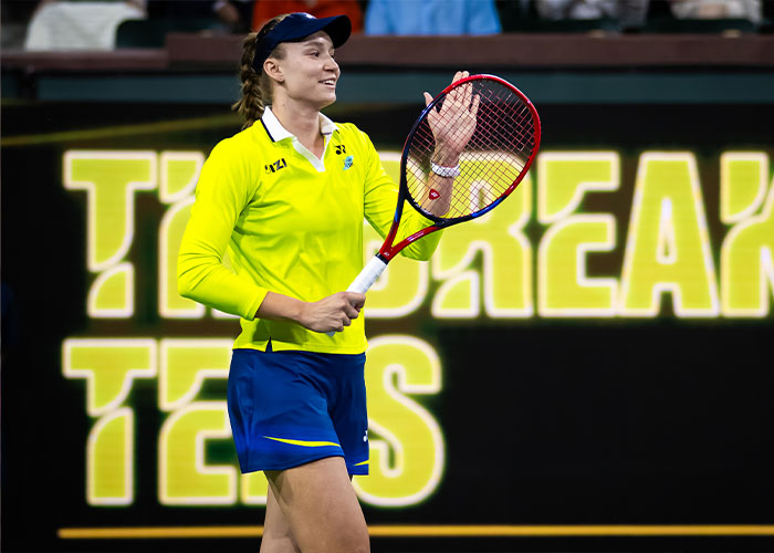 Tennis Star Elena Rybakina Awkwardly Pushes Presenter&rsquo;s Hand Away During Trophy Ceremony