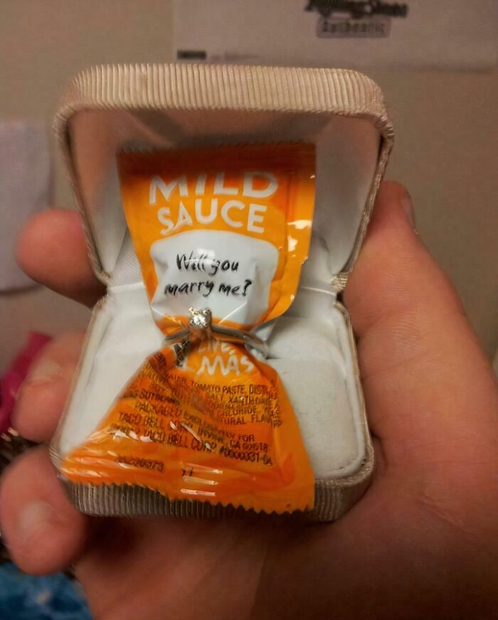 43 Marriage Proposals So Cringeworthy, Even The Ring Couldn&rsquo;t Save Them