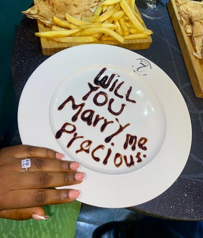 43 Marriage Proposals So Cringeworthy, Even The Ring Couldn&rsquo;t Save Them