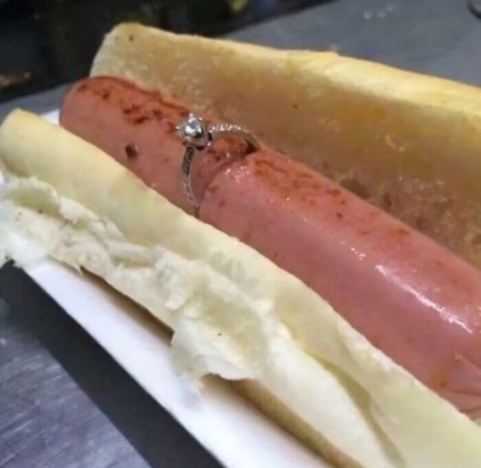 43 Marriage Proposals So Cringeworthy, Even The Ring Couldn&rsquo;t Save Them