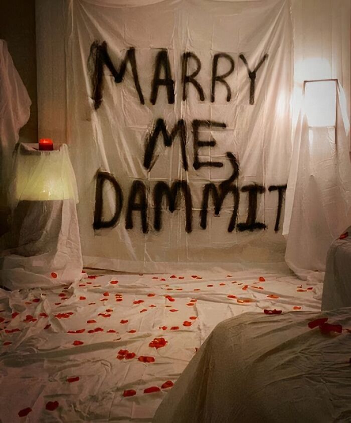 43 Marriage Proposals So Cringeworthy, Even The Ring Couldn&rsquo;t Save Them