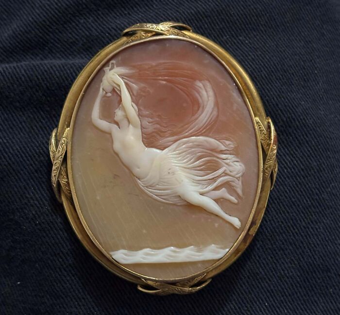 69 Of The Coolest And Most Interesting Antiques That Folks Scored In Their Lives