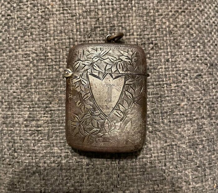 69 Of The Coolest And Most Interesting Antiques That Folks Scored In Their Lives