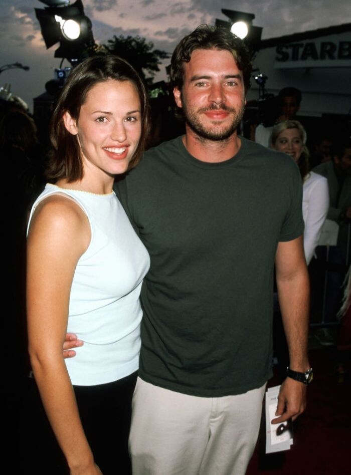 29 Forgotten Celebrity Couples That Seem Like Unexpected Matches Now