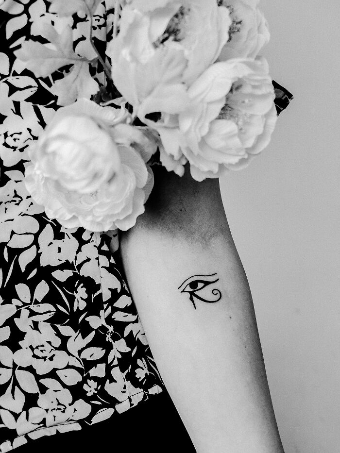 After Eight Years Of Tattooing, I Know Small Tattoos Can Be The Most Meaningful, Here Are 20 Examples