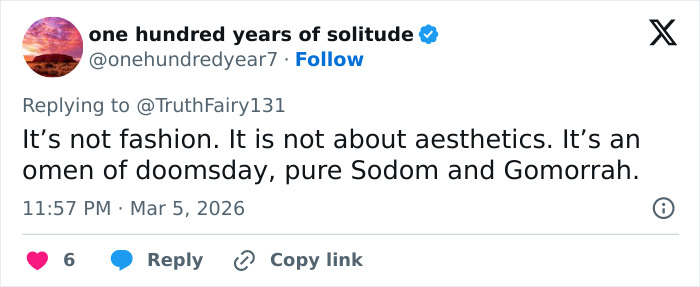 Paris Fashion Week Outfits Spark Frenzy As Fans Claim They&rsquo;re Straight Out Of ‘The Hunger Games’