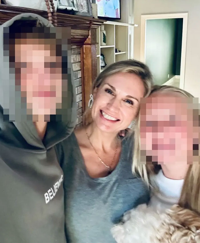 Former Mayor Misty Roberts&rsquo; Mugshot Raises Eyebrows As Religious Symbols Steal The Spotlight