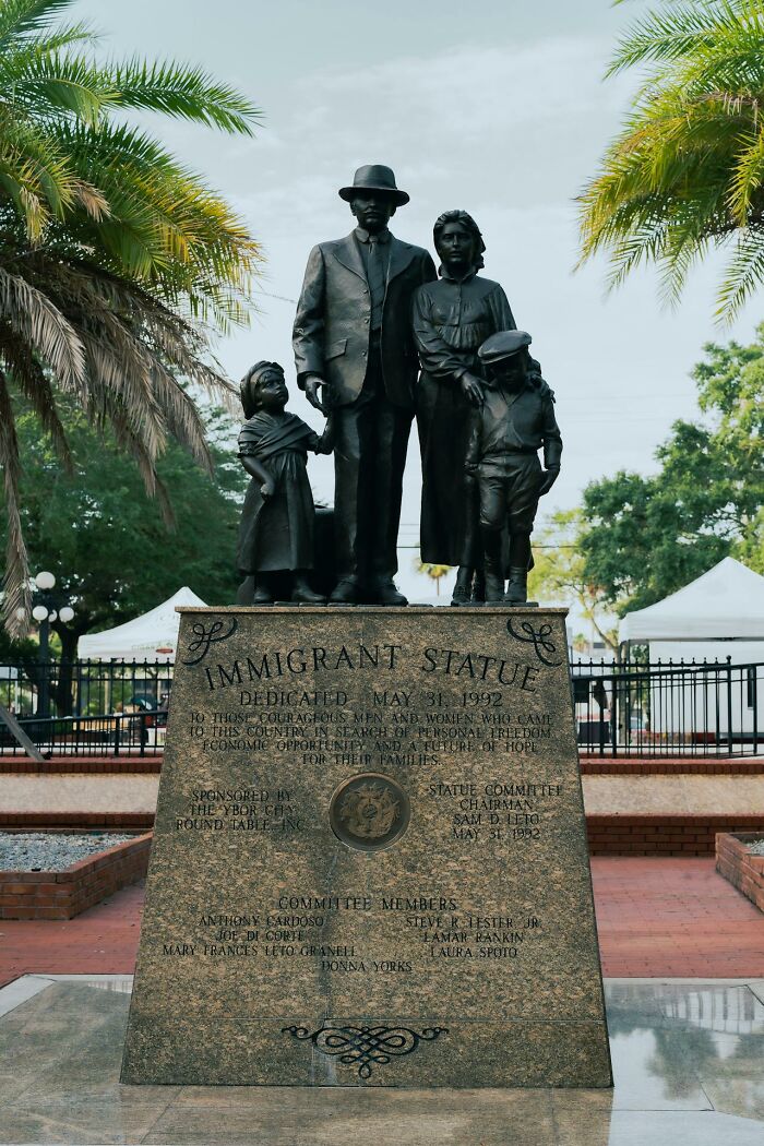 51 Well-Known Facts That Are Actually Fake