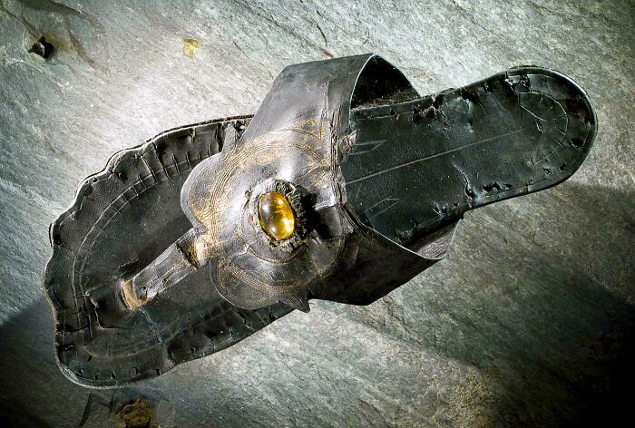 83 Fascinating Artefacts That Survived To This Day To Give Us Perspective About The World And Humanity (New Pics)