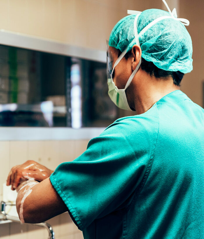 29 Feelings, Opinions And Behind-The-Scenes Events Doctors Wouldn&rsquo;t Want Their Patients To Know