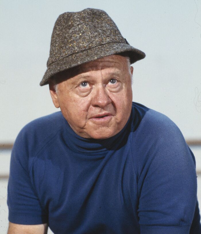 33 Secrets About Celebrities That Only Came To Light After They Passed Away 33 Secrets About Celebrities That Only Came To Light After They Passed Away