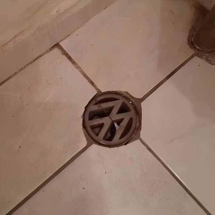 This Instagram Page Collects The Most Horrendous Designs Ever Created, And It’s Painfully Funny (50 Pics) This Instagram Page Collects The Most Horrendous Designs Ever Created, And It’s Painfully Funny (50 Pics)