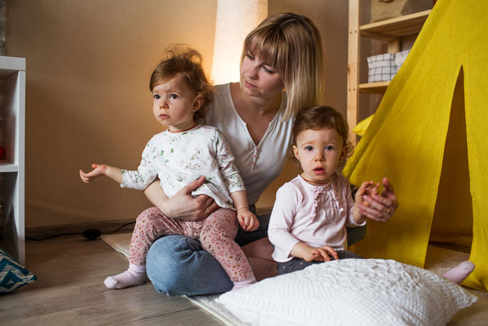 Entitled Mom Dumps Kids On 21YO For Free Babysitting, Rages When Unsupervised Brats Destroy The Home Entitled Mom Dumps Kids On 21YO For Free Babysitting, Rages When Unsupervised Brats Destroy The Home