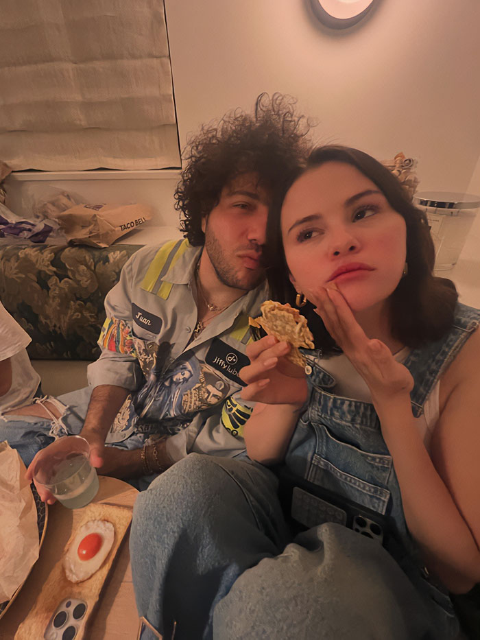 “He Does The Bare Minimum”: Selena Gomez’s Racy Birthday Tribute For Benny Blanco Sparks Speculation