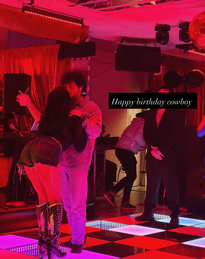 “He Does The Bare Minimum”: Selena Gomez’s Racy Birthday Tribute For Benny Blanco Sparks Speculation