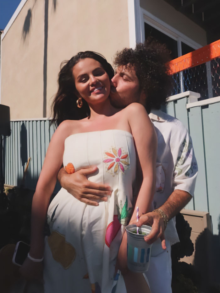 “He Does The Bare Minimum”: Selena Gomez’s Racy Birthday Tribute For Benny Blanco Sparks Speculation