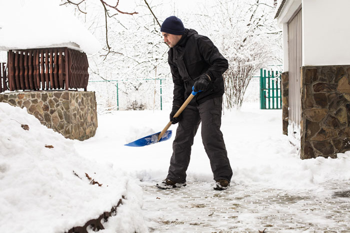 Guy Shovels Snow For Elderly Neighbor, Random Lady Decides He’s The HOA And Orders Her Walkway Done