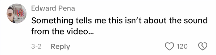 Woman Loses It After Getting Kicked Off Plane For Watching Videos Without Headphones Woman Loses It After Getting Kicked Off Plane For Watching Videos Without Headphones