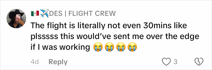 Woman Loses It After Getting Kicked Off Plane For Watching Videos Without Headphones Woman Loses It After Getting Kicked Off Plane For Watching Videos Without Headphones