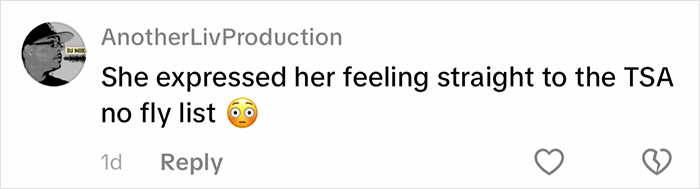 Woman Loses It After Getting Kicked Off Plane For Watching Videos Without Headphones Woman Loses It After Getting Kicked Off Plane For Watching Videos Without Headphones