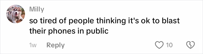 Woman Loses It After Getting Kicked Off Plane For Watching Videos Without Headphones Woman Loses It After Getting Kicked Off Plane For Watching Videos Without Headphones