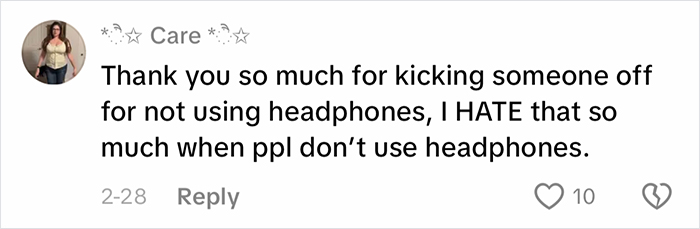 Woman Loses It After Getting Kicked Off Plane For Watching Videos Without Headphones Woman Loses It After Getting Kicked Off Plane For Watching Videos Without Headphones