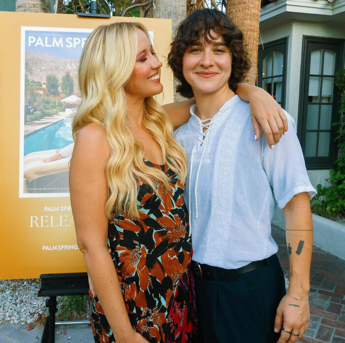 Anna Camp Finally Clears Up Her Sexuality After Confirming Age-Gap Romance Anna Camp Finally Clears Up Her Sexuality After Confirming Age-Gap Romance