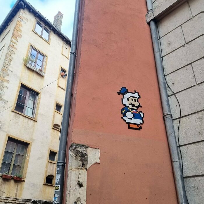 This Artist Hides Pixel-Style Mosaics In Cities Around The World, And Here Are 80 Of Them