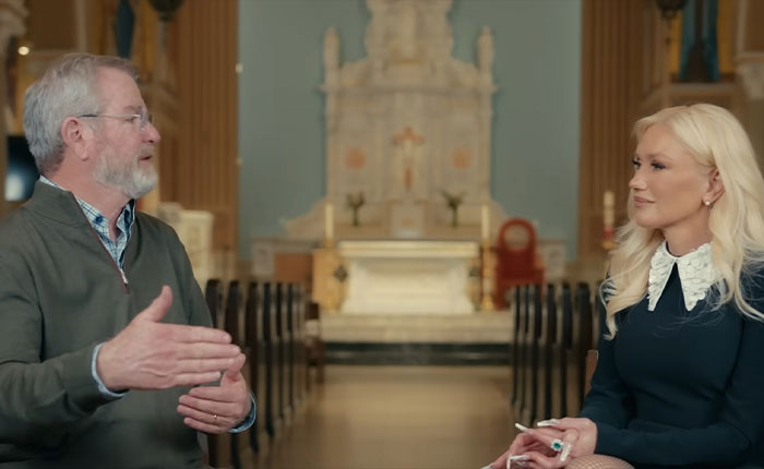 Gwen Stefani Addresses Her Christian Pivot After Promoting Controversial Anti-Abortion App Gwen Stefani Addresses Her Christian Pivot After Promoting Controversial Anti-Abortion App