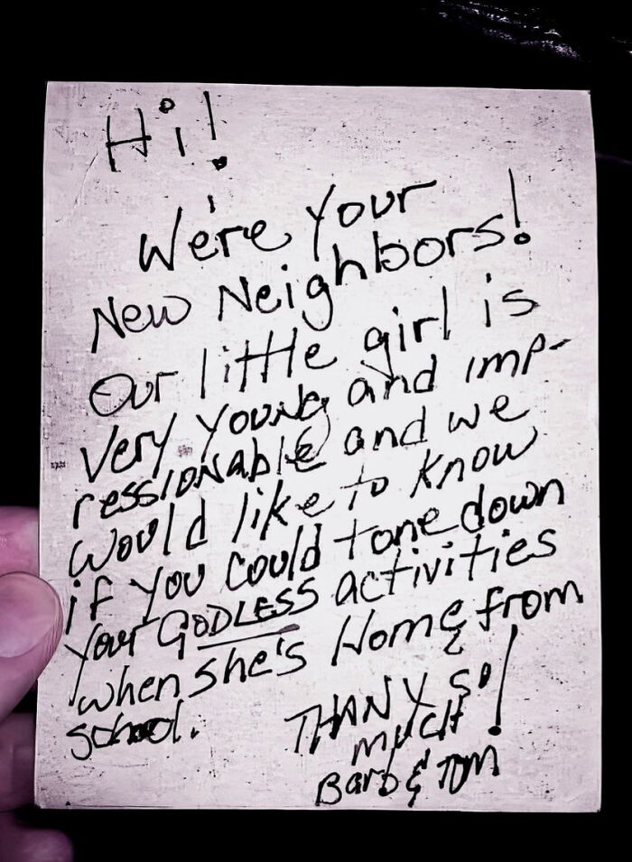 “We’re Tired Of Hiding The Bodies”: 73 Signs That Made People Laugh Or Do A Double Take “We’re Tired Of Hiding The Bodies”: 73 Signs That Made People Laugh Or Do A Double Take