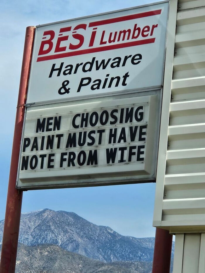 “We’re Tired Of Hiding The Bodies”: 73 Signs That Made People Laugh Or Do A Double Take “We’re Tired Of Hiding The Bodies”: 73 Signs That Made People Laugh Or Do A Double Take