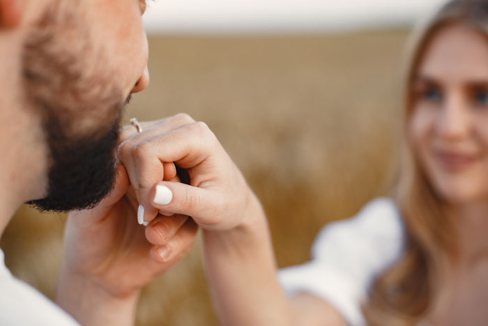 Man Falls Into Deep Regret After Ditching Fiancée To Chase “The One That Got Away” Man Falls Into Deep Regret After Ditching Fiancée To Chase “The One That Got Away”