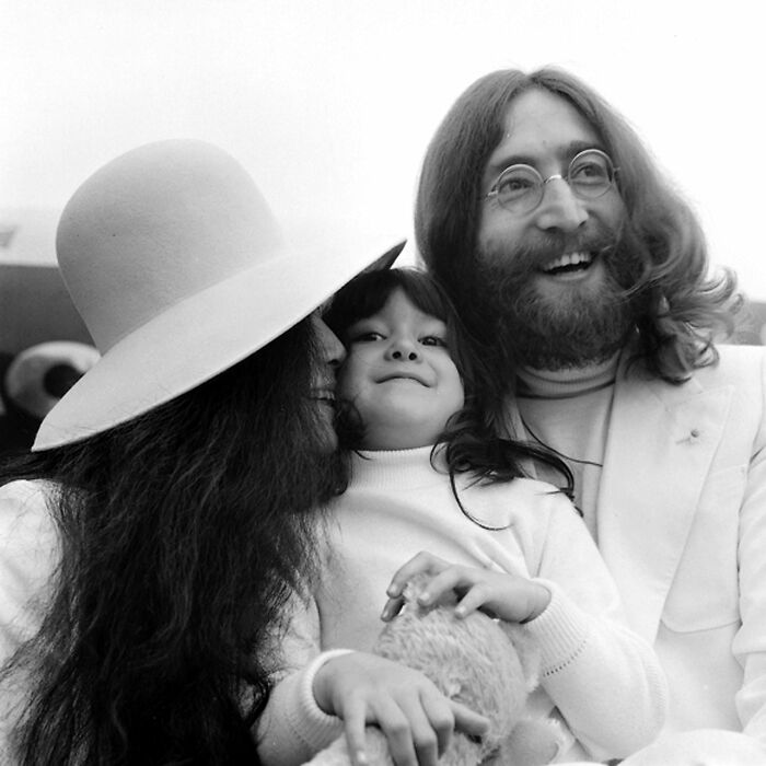 Paul McCartney Stuns Beatles Fans After Revealing Yoko Ono’s Claim About John Lennon’s Sexuality Paul McCartney Stuns Beatles Fans After Revealing Yoko Ono’s Claim About John Lennon’s Sexuality