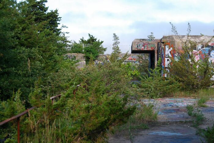 33 Terrifying Moments That Made Urban Explorers Drop Their Flashlights And Run