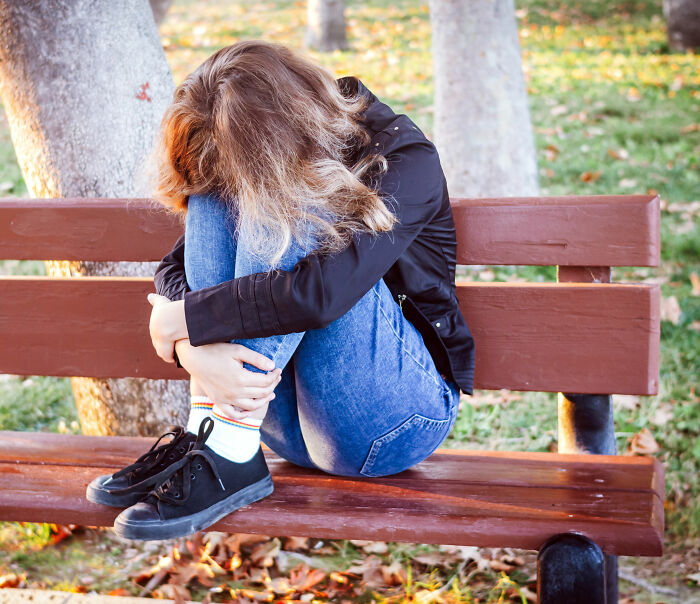 Mom Arrested After Making Obscene Gesture Toward Daughter And Leaving Her At Universal Studios