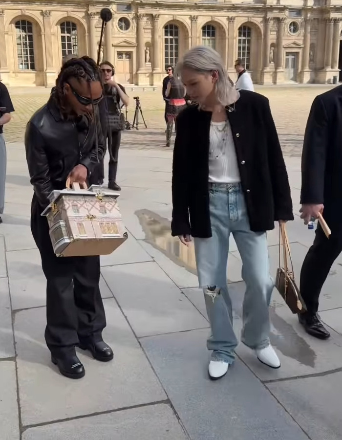 “Will Smith What Did You Do?!”: Jaden Smith Slammed After Giving &lsquo;Tour&rsquo; Of His House Bag