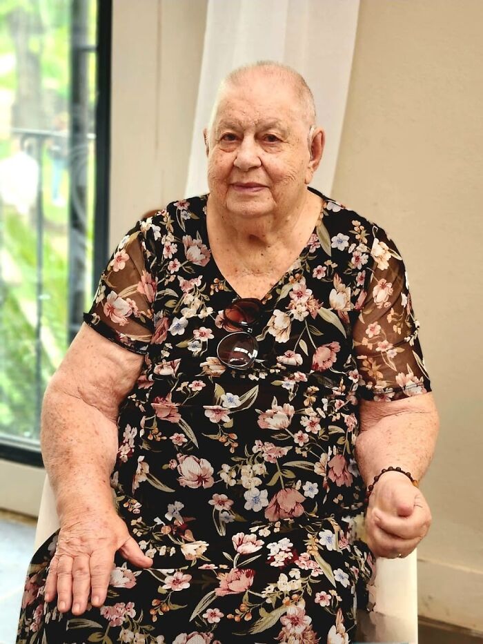 “Can’t Imagine Anyone Doing Something Like That Now“: 31 Crazy Things People Did For Love