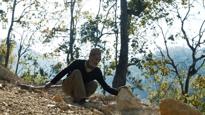 “Can’t Imagine Anyone Doing Something Like That Now“: 31 Crazy Things People Did For Love