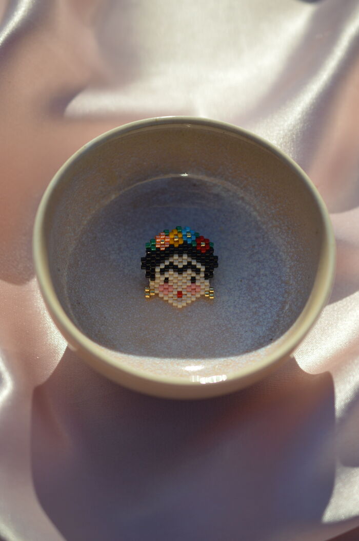 Artist Creates Tiny Wearable Versions Of Famous Classical Paintings Using Beads (23 Pics) Artist Creates Tiny Wearable Versions Of Famous Classical Paintings Using Beads (23 Pics)