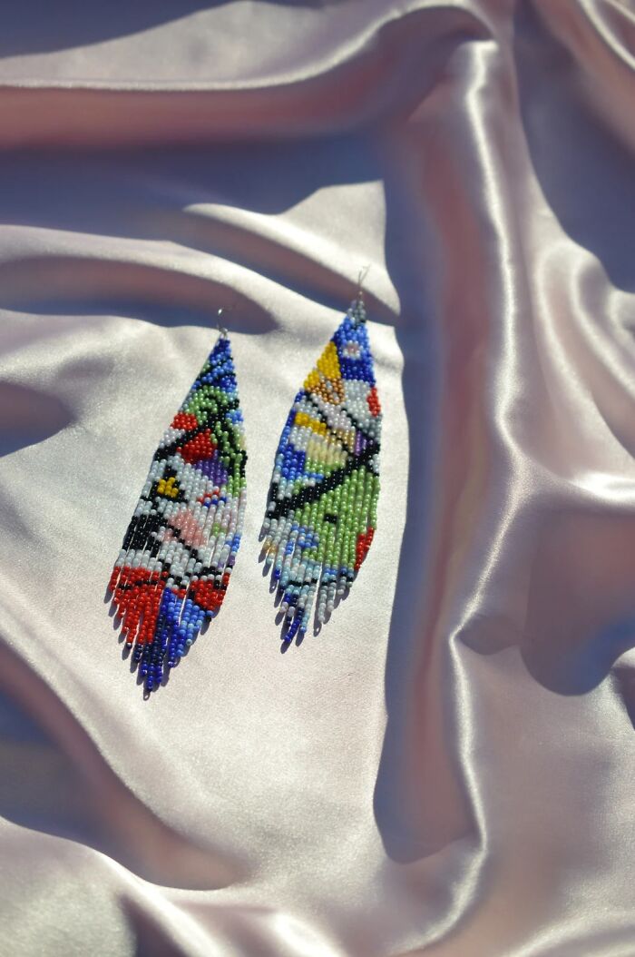 Artist Creates Tiny Wearable Versions Of Famous Classical Paintings Using Beads (23 Pics) Artist Creates Tiny Wearable Versions Of Famous Classical Paintings Using Beads (23 Pics)