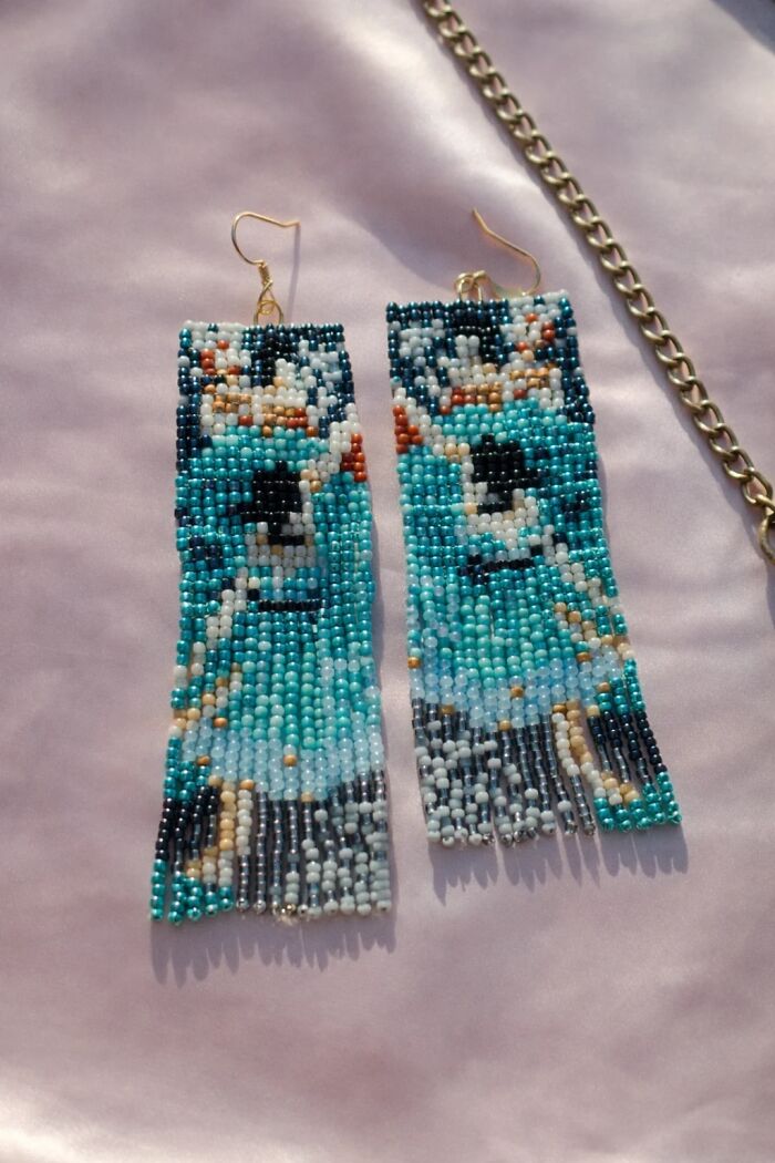 Artist Creates Tiny Wearable Versions Of Famous Classical Paintings Using Beads (23 Pics) Artist Creates Tiny Wearable Versions Of Famous Classical Paintings Using Beads (23 Pics)