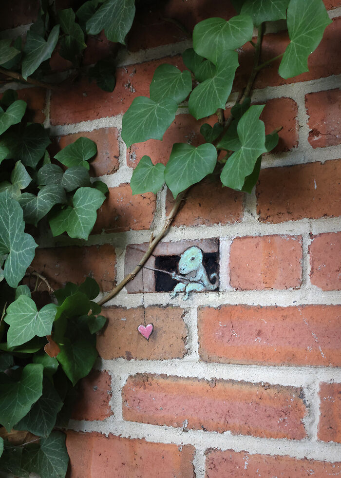 This Artist Turns Everyday Sidewalks Into Adorable 3D Creatures (35 New Pics) This Artist Turns Everyday Sidewalks Into Adorable 3D Creatures (35 New Pics)