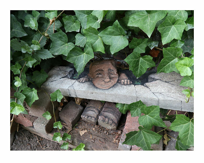 This Artist Turns Everyday Sidewalks Into Adorable 3D Creatures (35 New Pics) This Artist Turns Everyday Sidewalks Into Adorable 3D Creatures (35 New Pics)