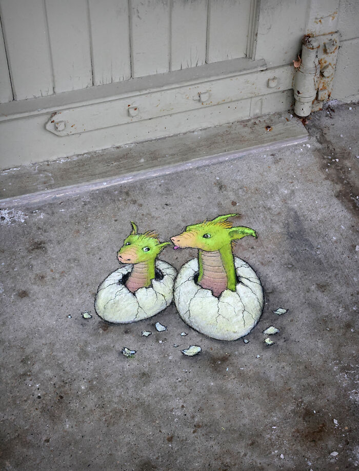 This Artist Turns Everyday Sidewalks Into Adorable 3D Creatures (35 New Pics) This Artist Turns Everyday Sidewalks Into Adorable 3D Creatures (35 New Pics)