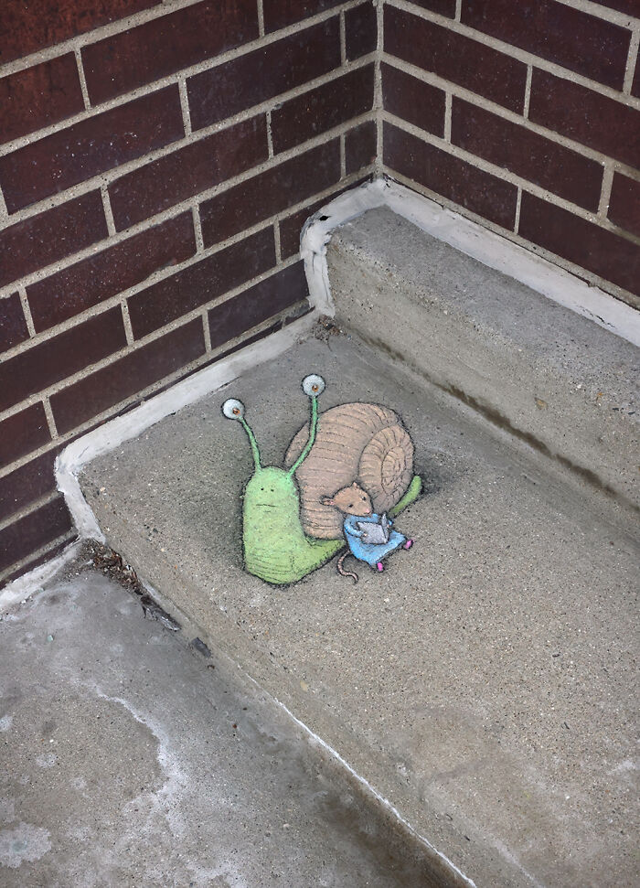 This Artist Turns Everyday Sidewalks Into Adorable 3D Creatures (35 New Pics) This Artist Turns Everyday Sidewalks Into Adorable 3D Creatures (35 New Pics)