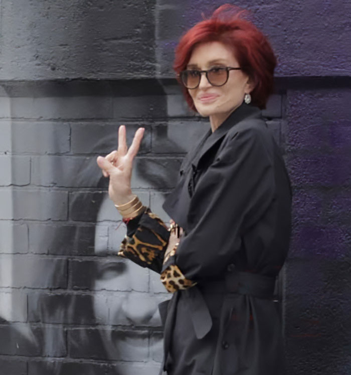 People Claim To Have Found The Exact “Moment” Sharon And Kelly Osbourne Started Taking Weight Loss Medication