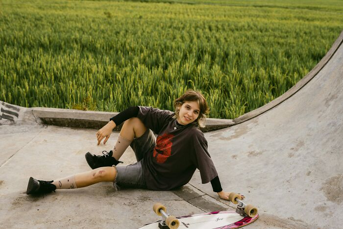 Dad Calls His Lively 16YO “Bloody Annoying”, Mom Worries Daughter Feels He Doesn’t Like Her Dad Calls His Lively 16YO “Bloody Annoying”, Mom Worries Daughter Feels He Doesn’t Like Her