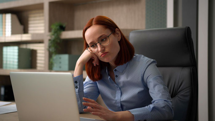 Woman Humiliated In Team Call After Coworker Mocks Her BF’s Job, Others Laugh Instead Of Helping