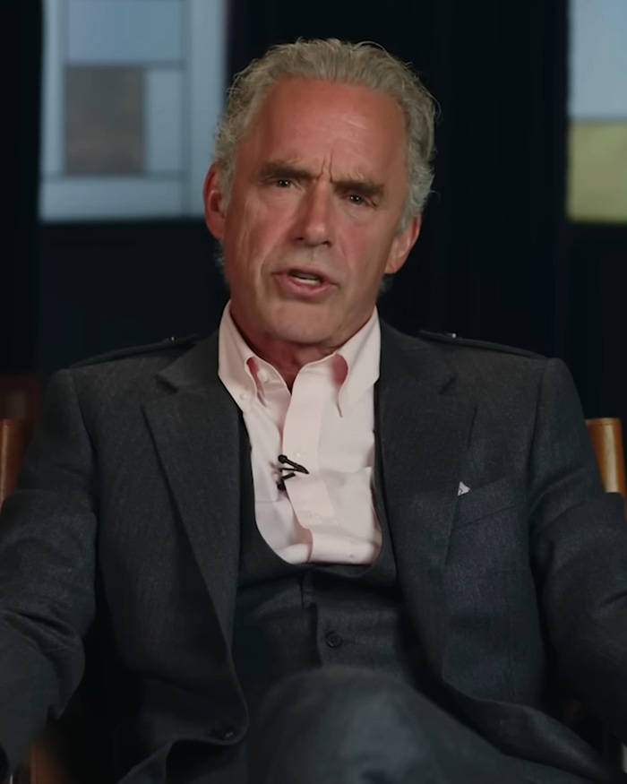 “Hypocrite”: Pedro Pascal Accused Of Blocking Fans After They Call Him Out Over Controversial Rumored Boyfriend