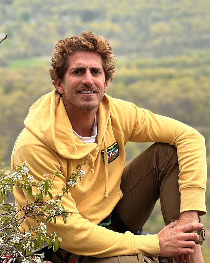 “Hypocrite”: Pedro Pascal Accused Of Blocking Fans After They Call Him Out Over Controversial Rumored Boyfriend